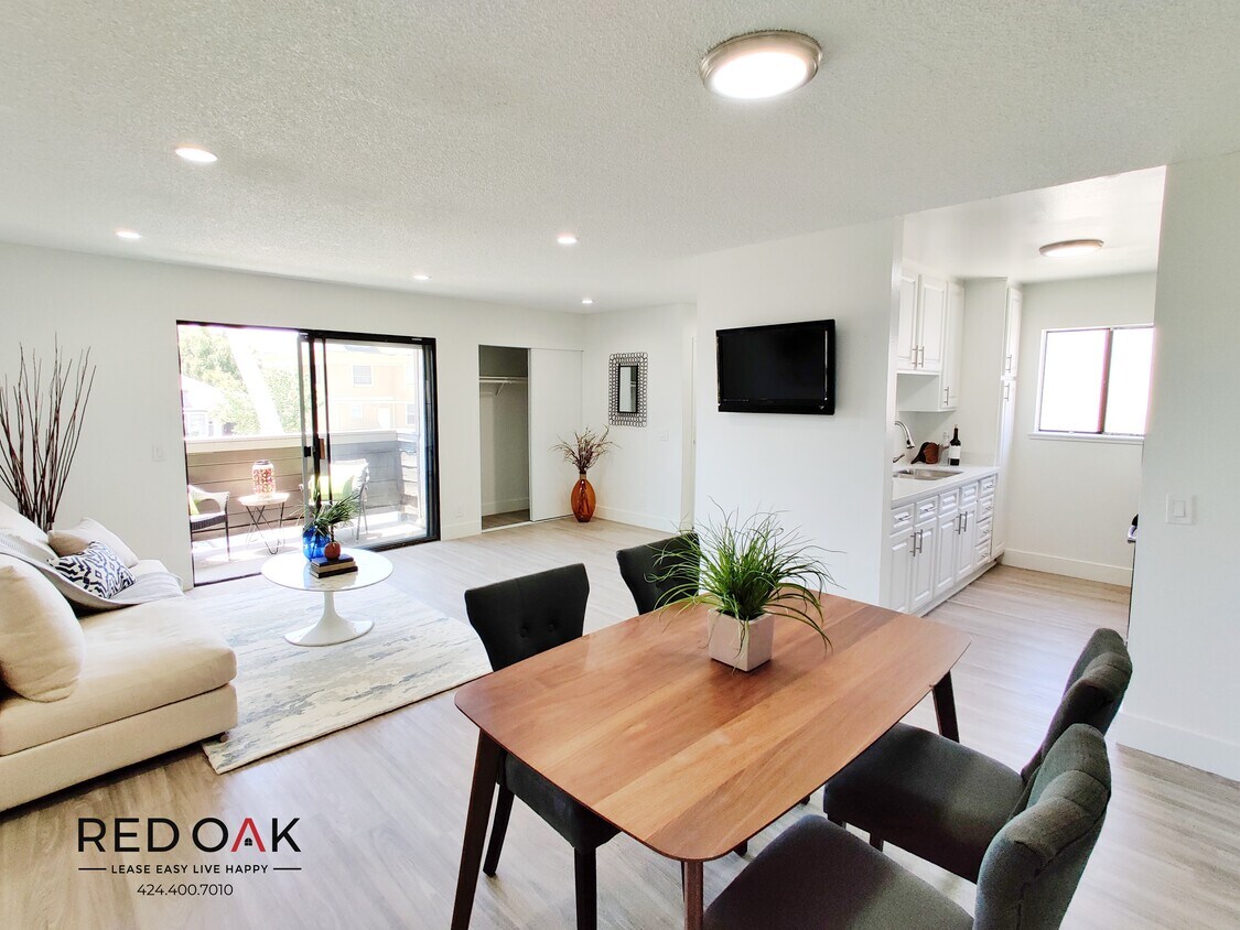 Foto principal - Stunning Two Bedroom! Section 8 Friendly