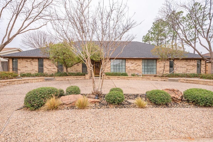 4 Bedroom with 3 Living Areas! House Rental in Midland, TX