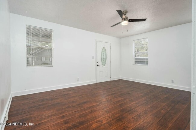 Building Photo - 2221 Commonwealth Ave