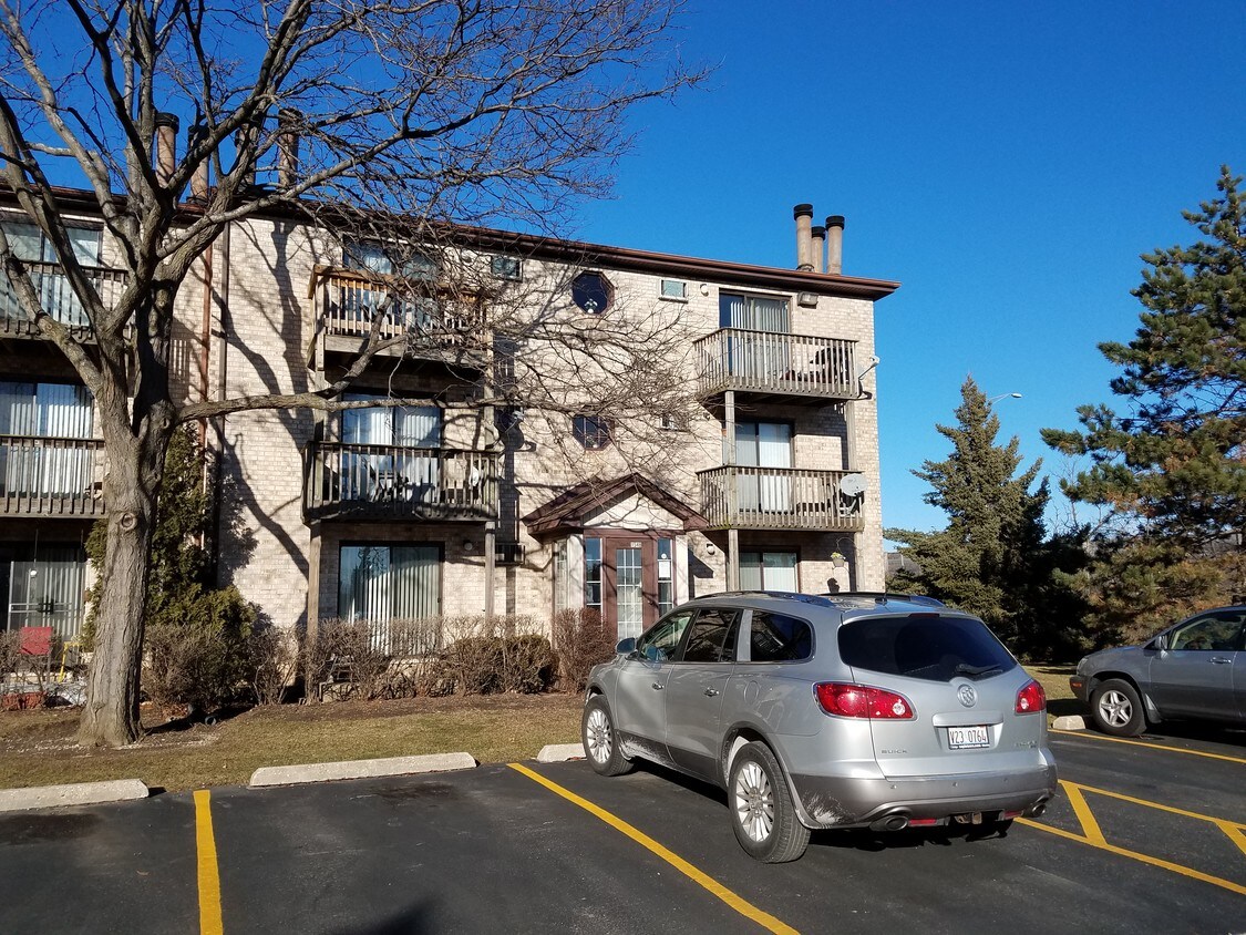 Front - 1548 E Palmer Ln