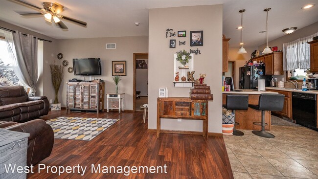 Foto del edificio - 4 br, 2 bath House - 530 5TH AVE SE