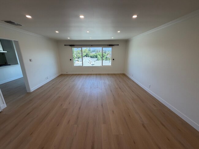 Building Photo - 851 Reeves Pl