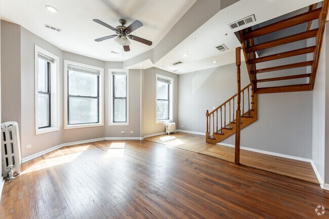 Building Photo - 2202 W Belmont Ave