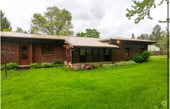 Building Photo - 120 Donovan Dr