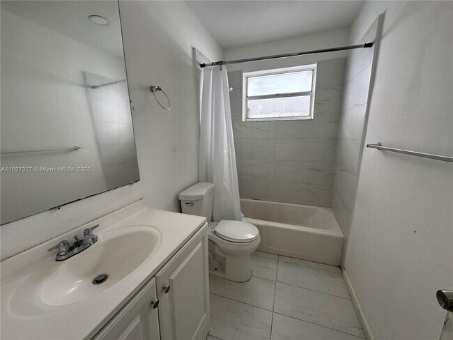 Foto del edificio - 400 SE 9th Ct