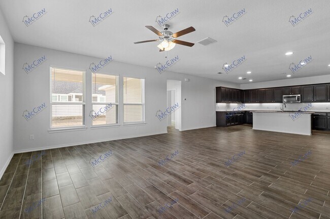 Foto del edificio - Spacious 4/ 3 Home in Providence Village!