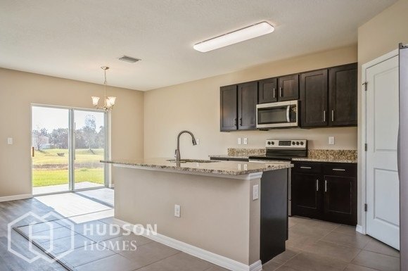 Foto del edificio - NOW AVAILABLE! - 35740 Hillbrook Avenue, Z...