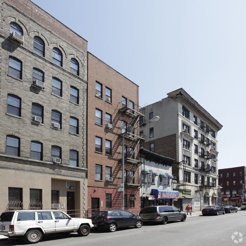 Primary Photo - 95 Seigel St