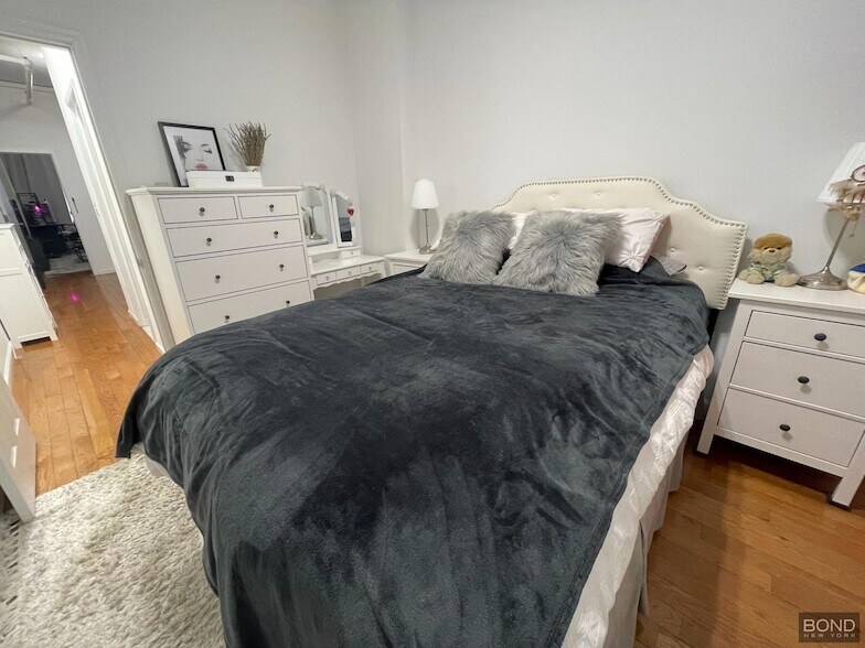 Foto del edificio - 360 W 53rd St