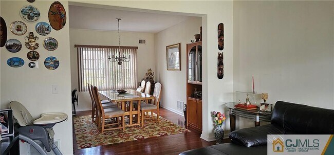 Foto del edificio - 18 Marcel Ln