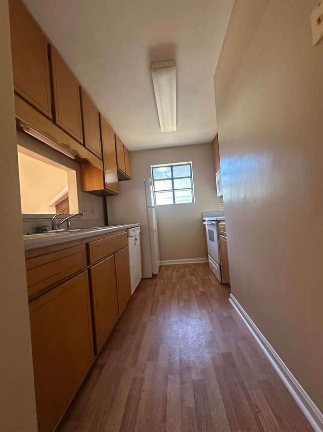 Building Photo - 1546 Merry Oaks Ct