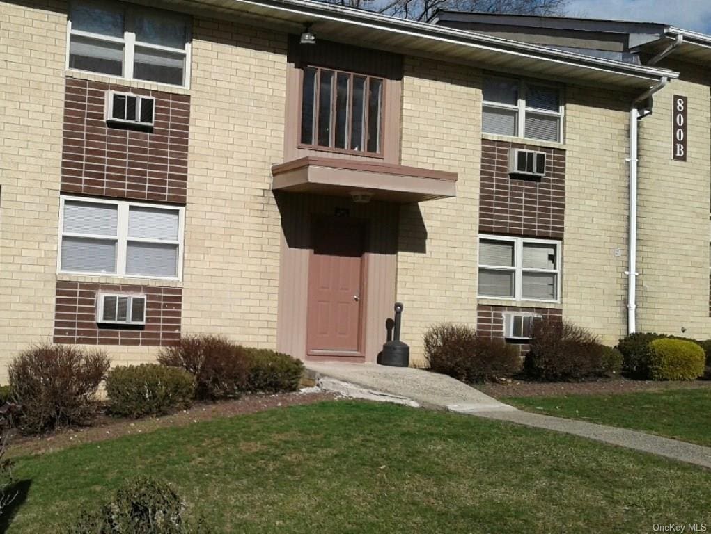 Primary Photo - 799 Brookridge Dr