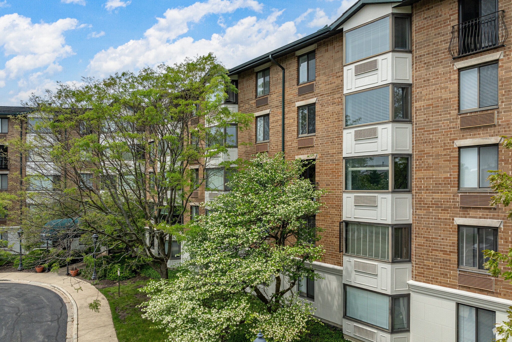 Greenbriar Place Condominiums