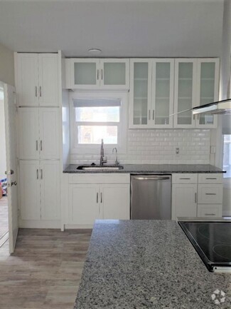 Building Photo - 869 NW Beach Dr