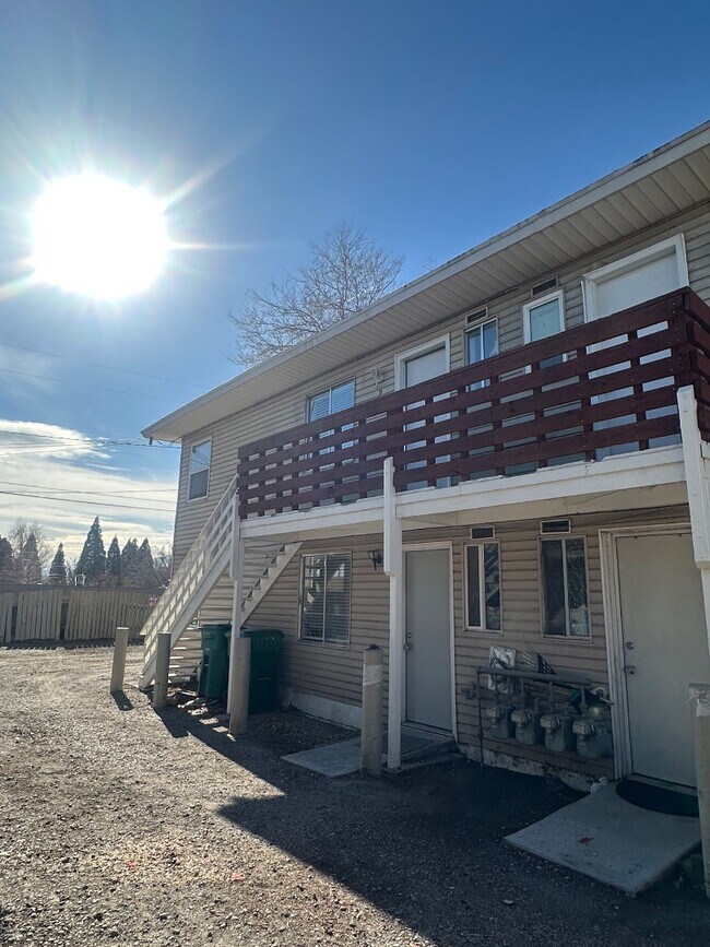 Foto del edificio - 590 Denslowe Dr