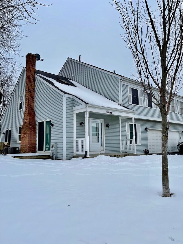 11705 Pine Way, Huntley, IL 60142 Townhome Rentals in Huntley IL