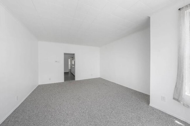 Building Photo - 922 17th St