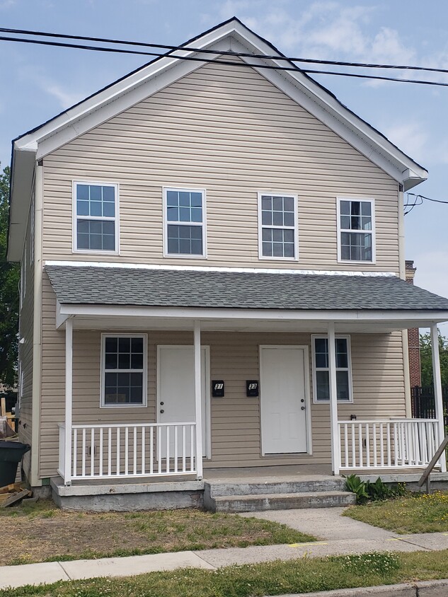 33 E Howard St, Hampton, VA 23663 Townhome Rentals in Hampton VA