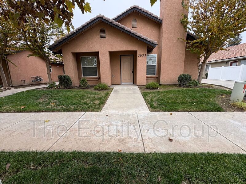 Primary Photo - 3933 W Cecil Ave