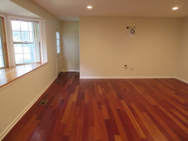 Foto del edificio - 457 N Cambridge Dr