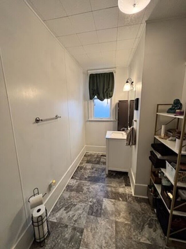 Foto del edificio - Spacious 3 Bedroom