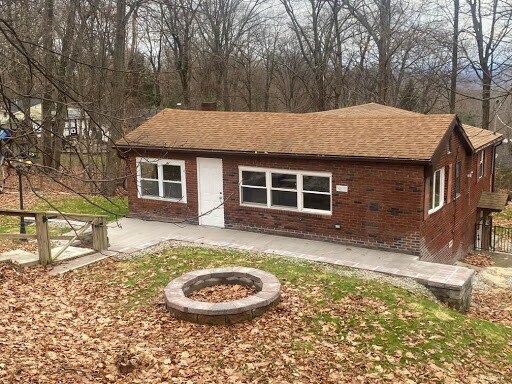 Foto del edificio - 4 Woodland Cir. N