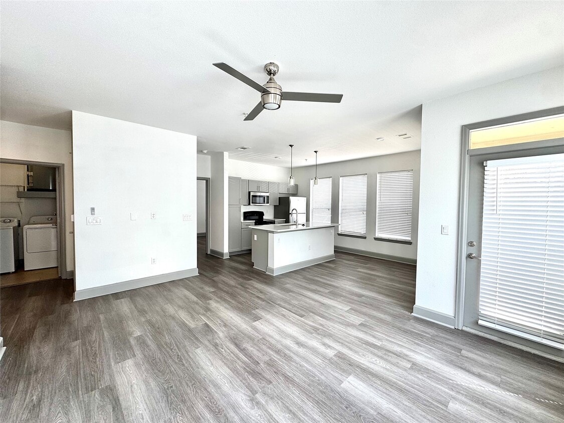 Foto principal - 3333 Weslayan St