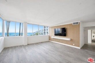Building Photo - 17366 Sunset Blvd