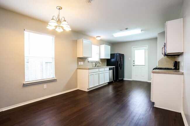 Foto del edificio - 20106 Leafpark Ln