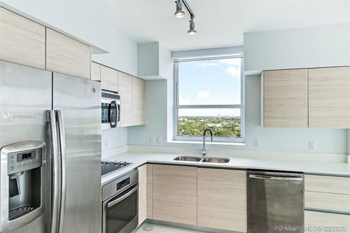 Foto del edificio - 4250 Biscayne Blvd