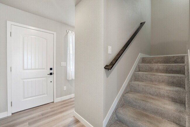 Building Photo - 10427 Horton Dr