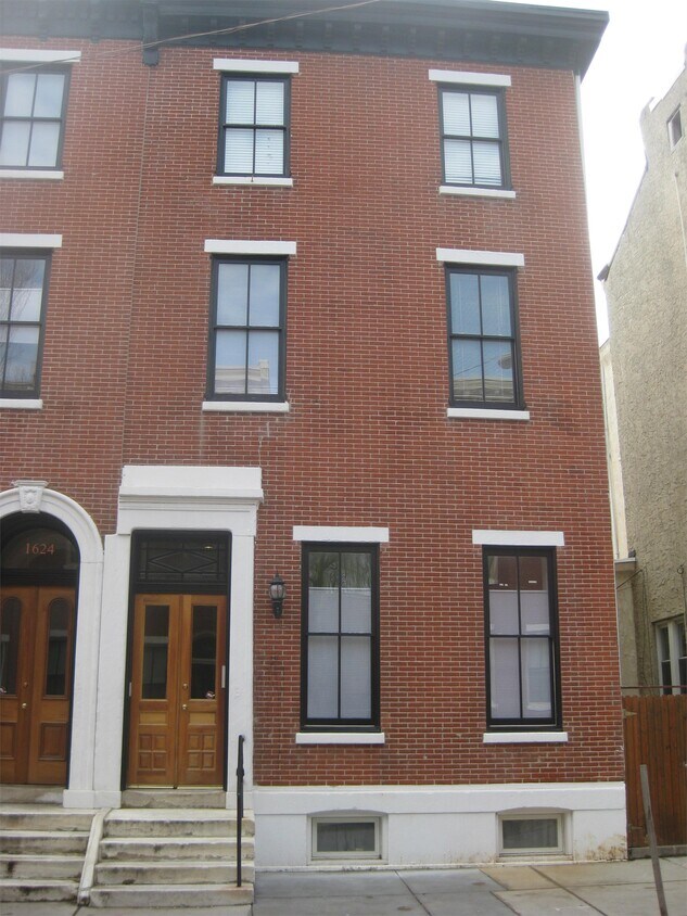 Building Photo - 1626 Mt Vernon St