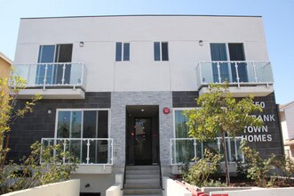 Building Photo - 14550 Burbank Blvd