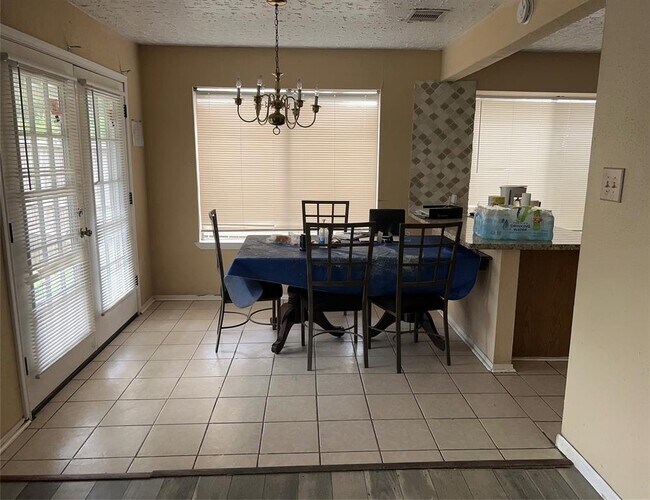 Foto del edificio - 1154 W Brompton Dr