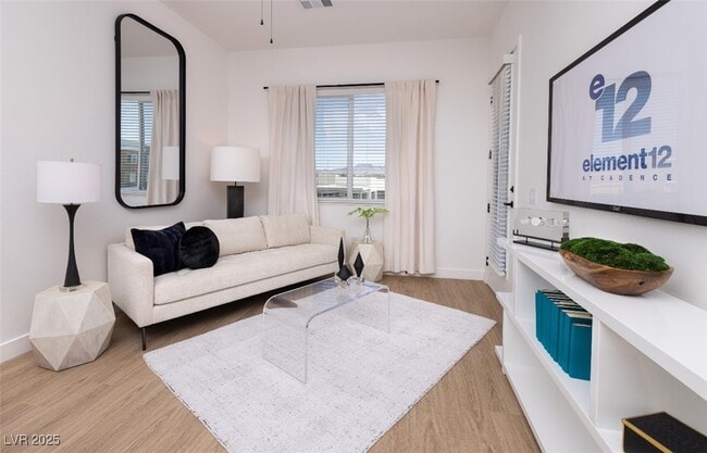 Foto del edificio - 100 E Warm Springs Rd