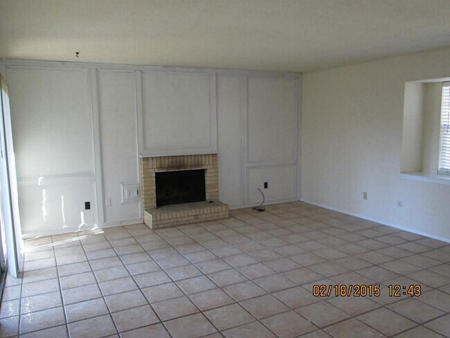 Building Photo - 10823 Sugar Hill Dr