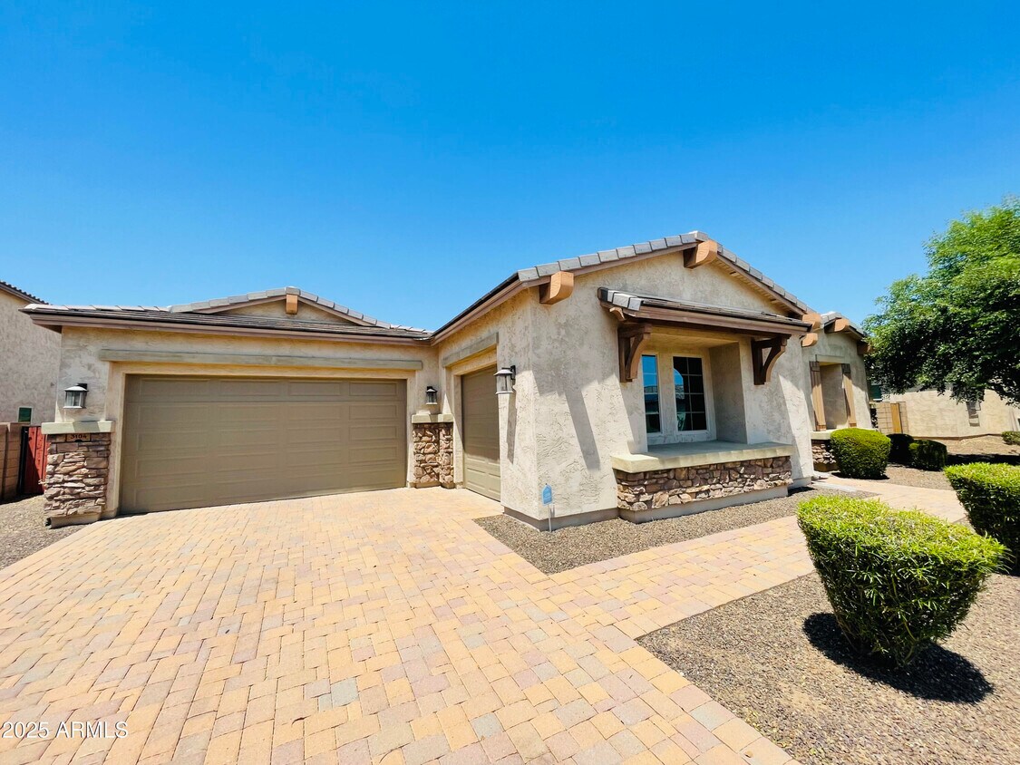 Foto principal - 3104 E Wildhorse Ct