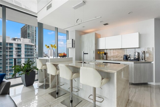 Foto del edificio - 480 NE 31st St