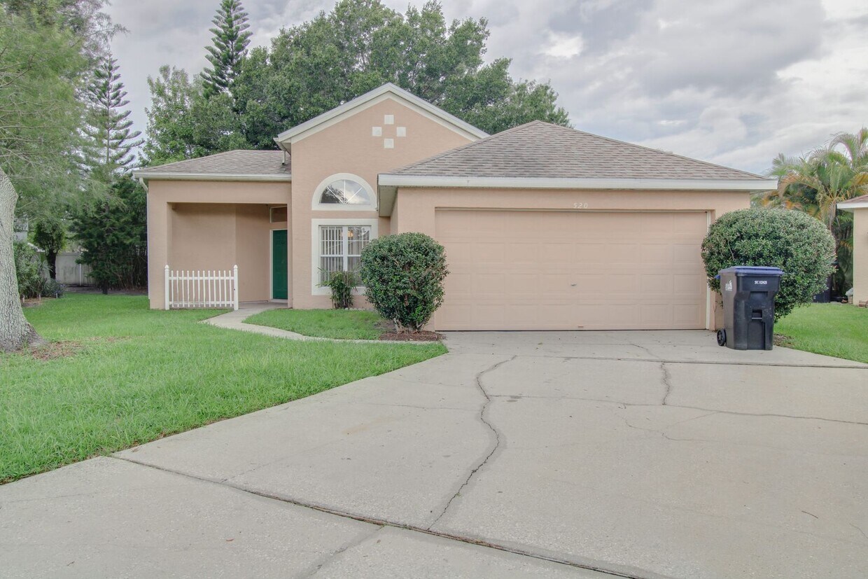 Primary Photo - 520 Fahey Ct