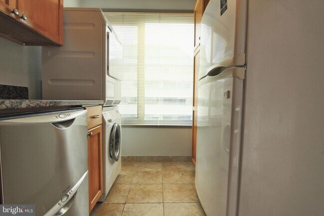 Foto del edificio - 2501 M St NW