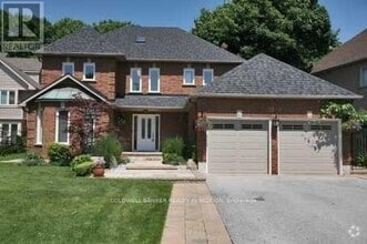 Building Photo - 1825 Sevenoaks Dr