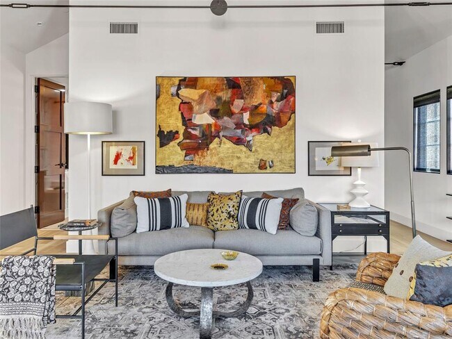 Foto del edificio - 1229 N Dewey Ave