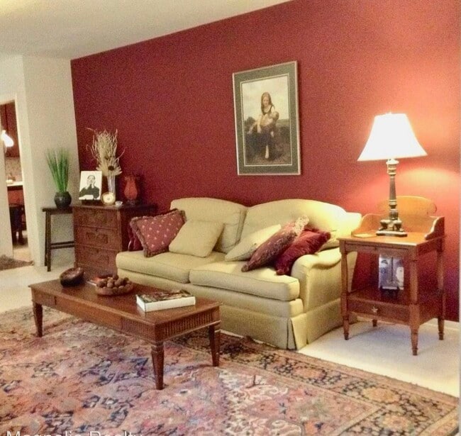 Living Room - 525 S College St