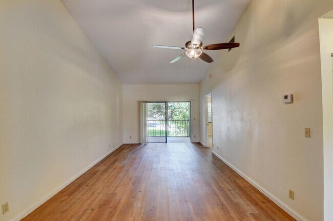 Building Photo - 301 Norwood Terrace