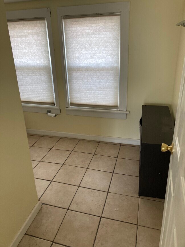 Foto del edificio - 239 W Juniper Ave
