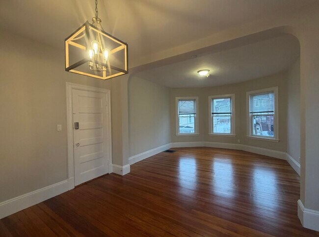 Foto del edificio - 10 Lambert Ave