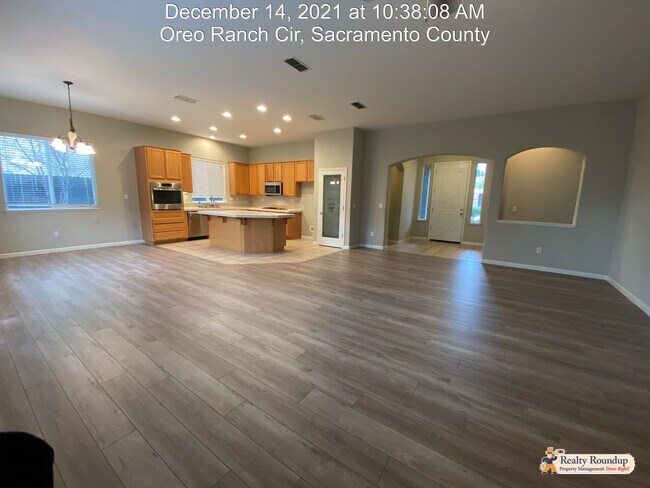 Foto del edificio - Beautiful Home with Great Layout in Newton...