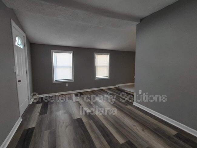 Foto del edificio - 6133 Marshall Ave