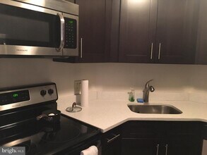 Building Photo - 2020 Walnut St