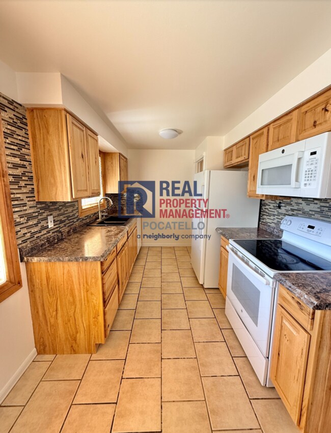 Foto del edificio - 4 Bedroom 2 bath House - Dog friendly